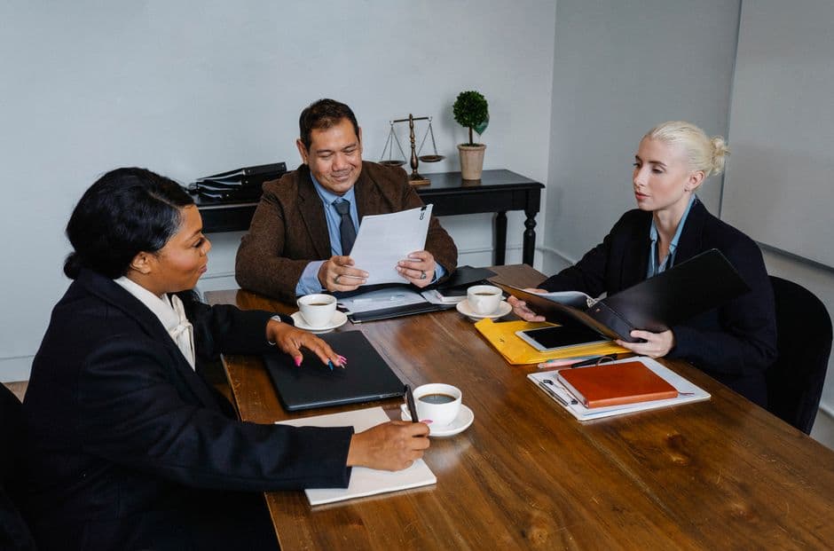 Dedicated Developers vs Software Agency: What a US SaaS Team Should Choose