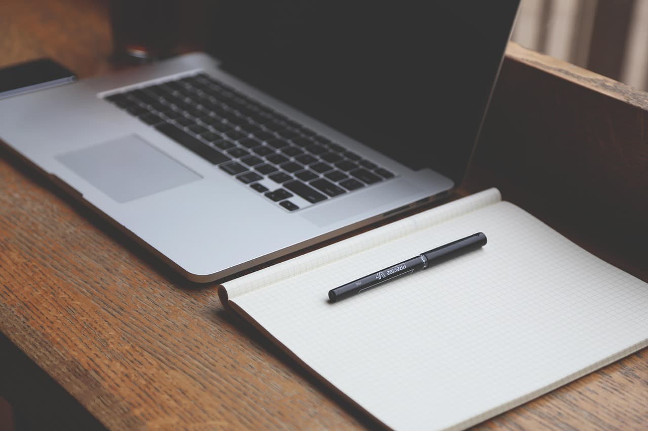 Dedicated Development Team vs Staffing Agency: Which One Fits a US SaaS Team?