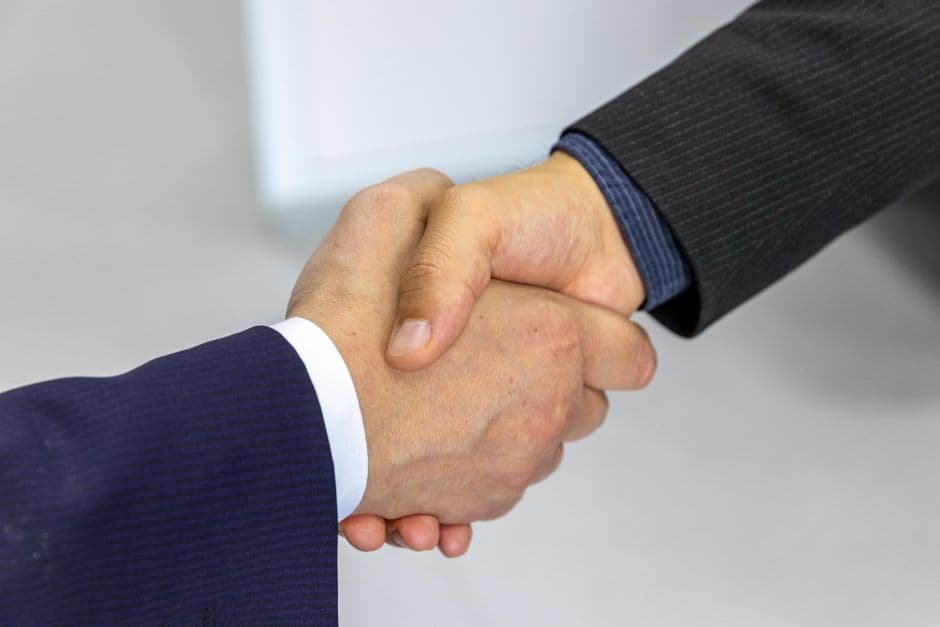 Engineering Staff Augmentation vs Outsourcing: Who Owns Delivery in a SaaS Team?